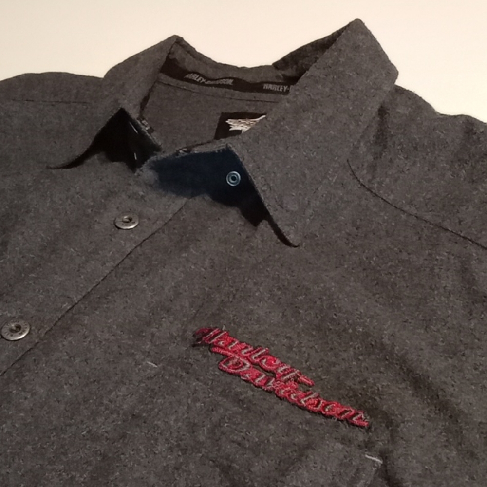 Harley Davidson gray shirt